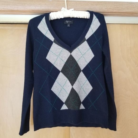 Aqua 100% Cashmere Argyle V-Neck Sweater - Picture 4 of 7